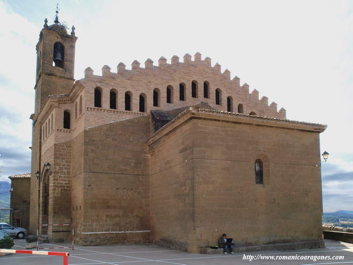 VISTA DEL TEMPLO DESDE PONIENTE. zONA GÓTICA Y RECRECIDO MODERNO
